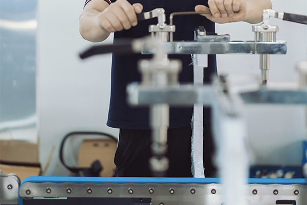 中國印刷裝備制造業的創新之路-新羅蘭糊盒機