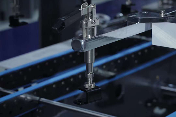 糊盒機(jī)應(yīng)對瓦楞紙箱秋冬爆線問題的解決方案